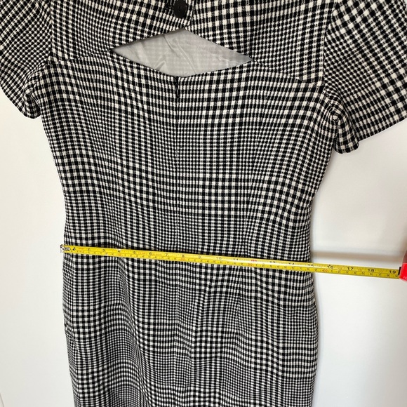 The Escada Dress for the woman in c-suite (black and white plaid) - Picture 4 of 7